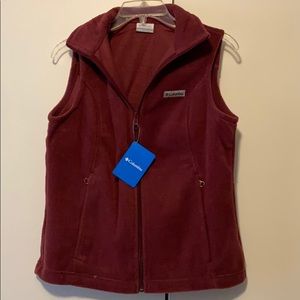 BNWT Columbia fleece vest with pockets